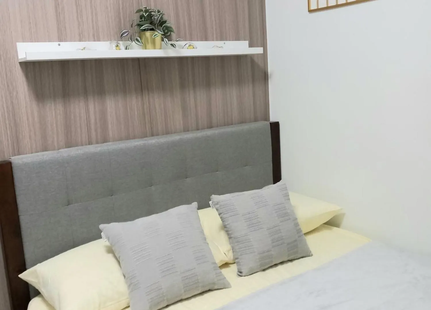 Shore 2 Condo Unit Near Moa Manila