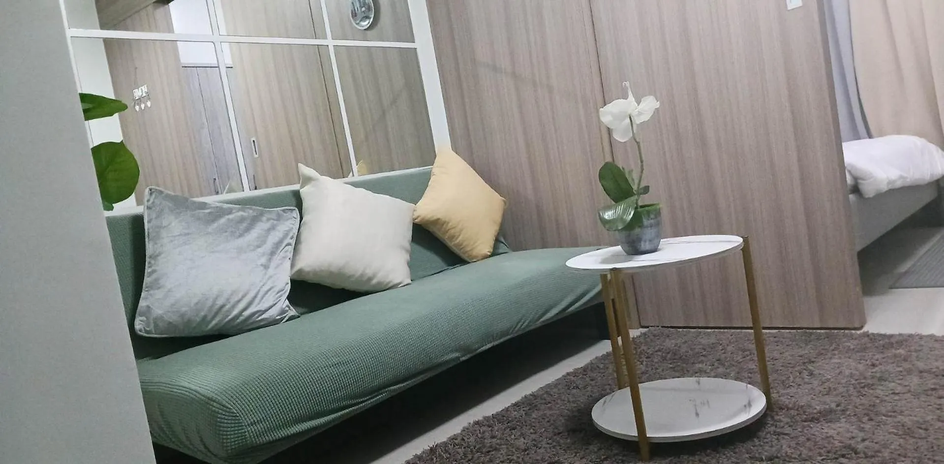 Shore 2 Condo Unit Near Moa Manila